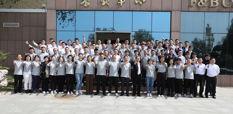 十一營(yíng)銷會(huì)議合影留念